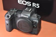 【通信販売限定商品】Canon EOS R5 【未記入メーカー保証書、元箱付一式】