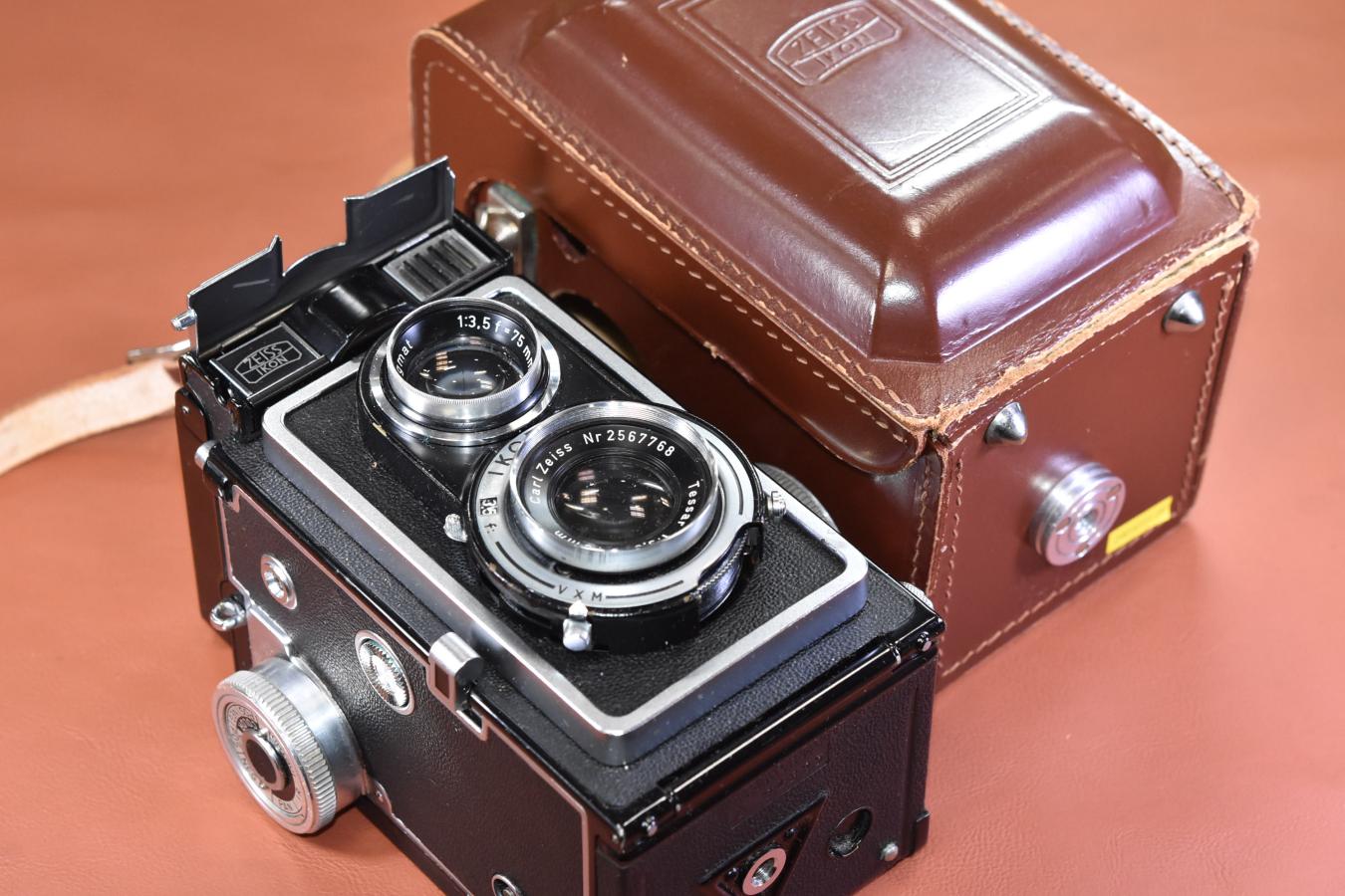 希 少】ZEISS IKON IKOFLEX Favorit 純正本革ケース付 【Carl 希 少】ZEISS IKON IKOFLEX Favorit 純正本革ケース付 【Carl
