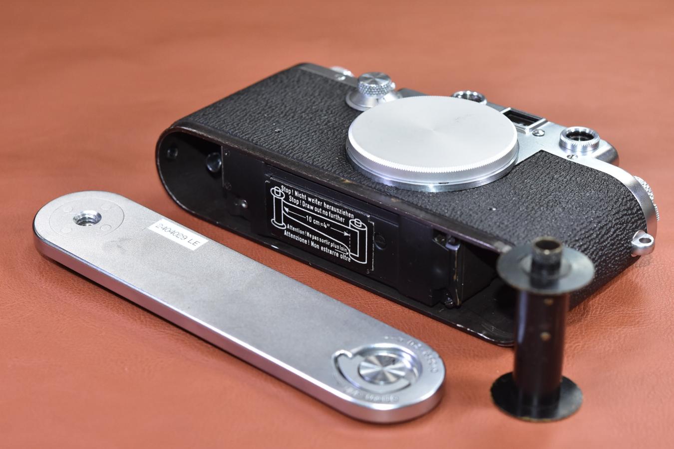 LEICA IIIc 戦後型 シャークスキン 【47万台1949年製 LEICA IIIc 戦後型 シャークスキン 【47万台1949年製