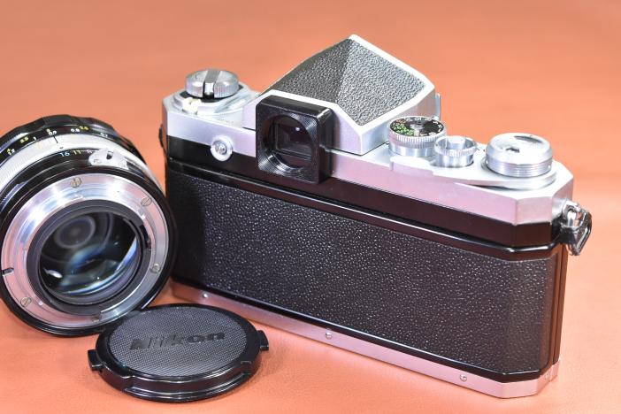 Nikon F アイレベル Silver 713万台 NIKKOR-S・C Auto 50/1.4 付 Nikon F アイレベル Silver 713万台 NIKKOR-S・C Auto 50/1.4 付