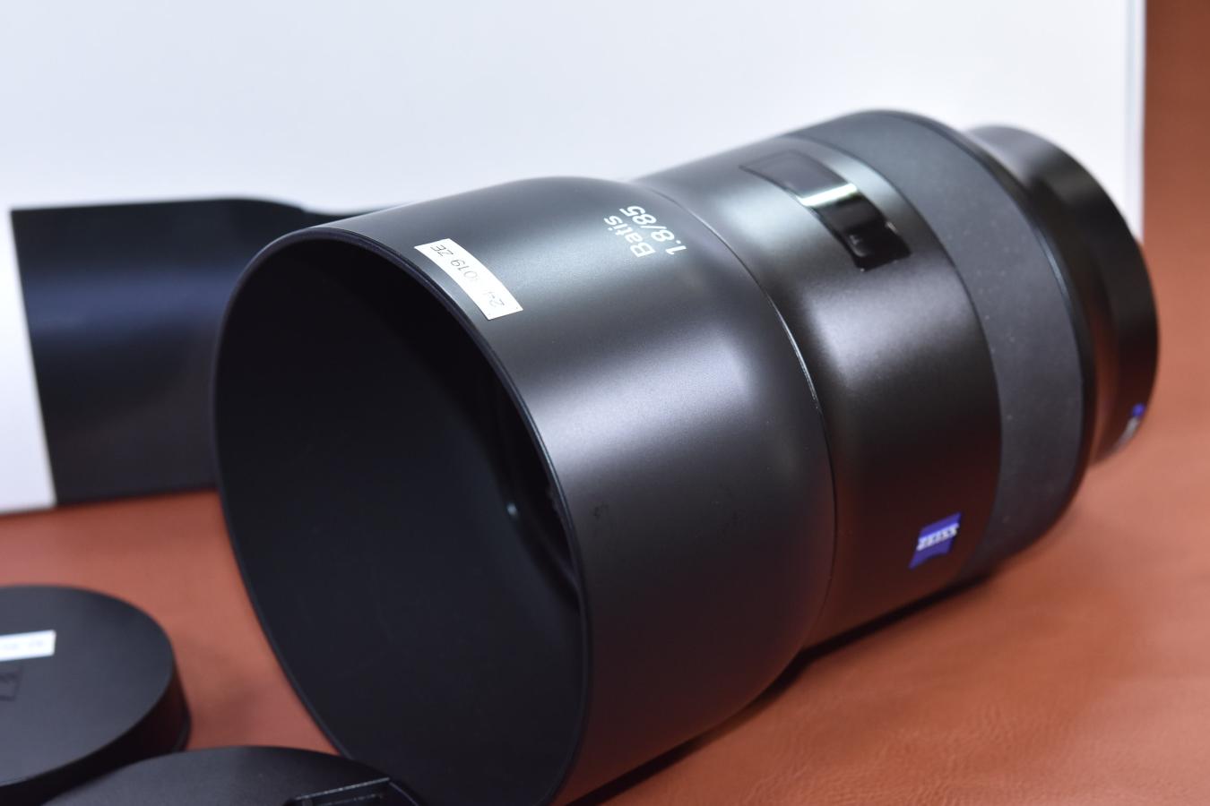 ZEISS Batis 85mm F1.8 元箱付一式 【SONY Eマウントレンズ(フル ZEISS Batis 85mm F1.8 元箱付一式 【SONY Eマウントレンズ(フル