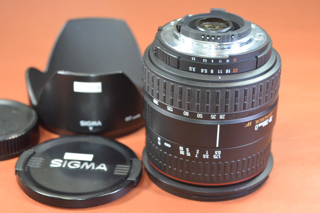 SIGMA 28-200mm F3.5-5.6 DL HYPERZOOM MACRO 純正フード付